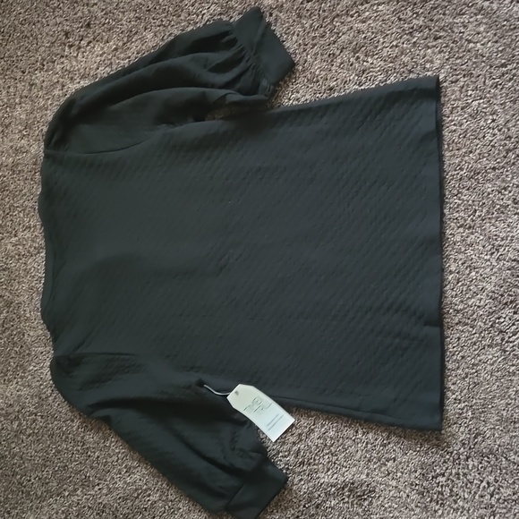 NEW Time And Tru Black Quilted Puff Sleeve Henley Top M - Picture 3 of 4